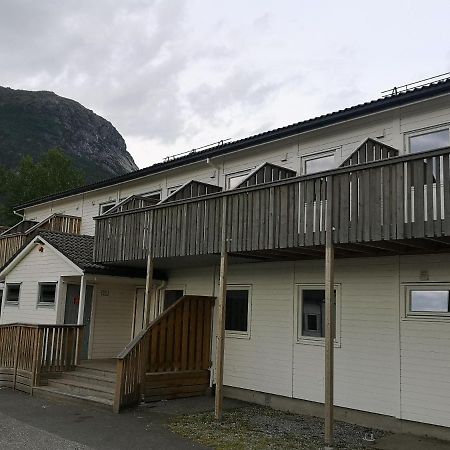 Kinsarvik Hostel エクステリア 写真