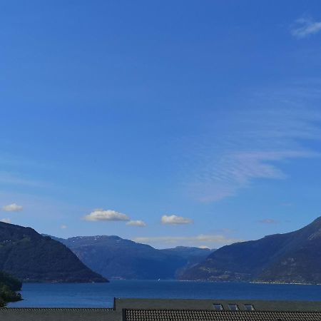 Kinsarvik Hostel エクステリア 写真
