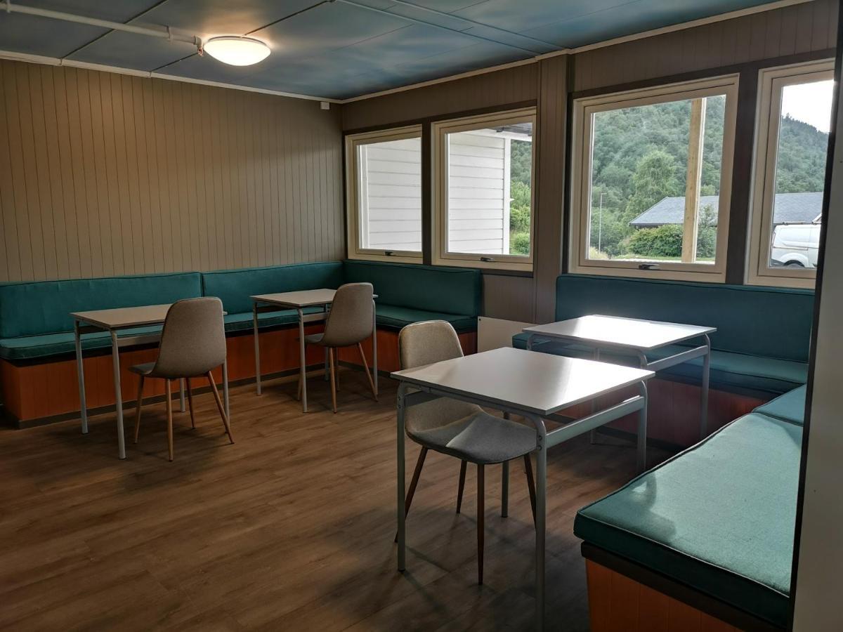 Kinsarvik Hostel エクステリア 写真