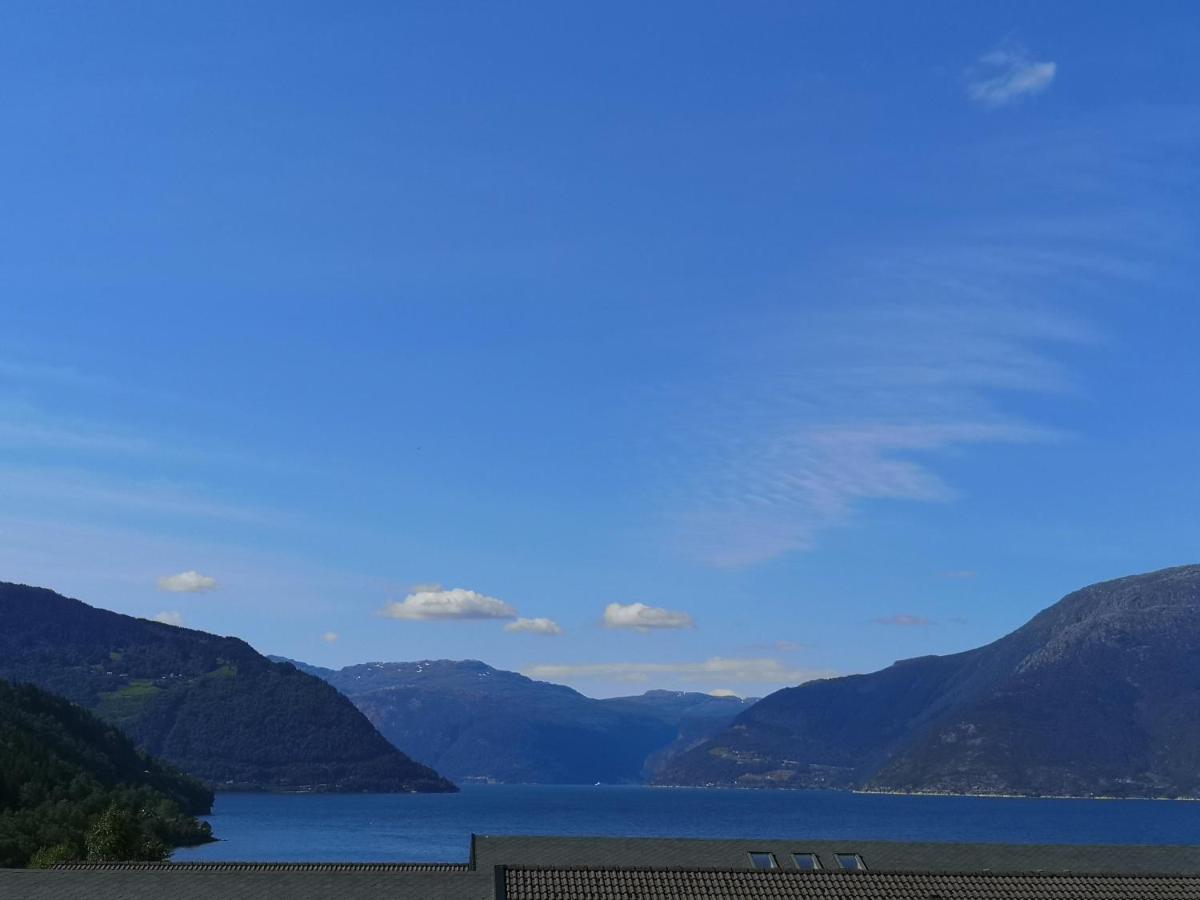 Kinsarvik Hostel エクステリア 写真