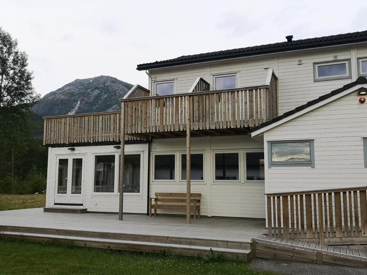 Kinsarvik Hostel エクステリア 写真