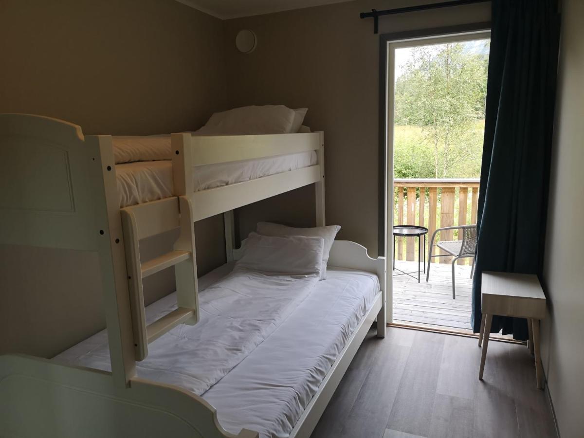 Kinsarvik Hostel エクステリア 写真